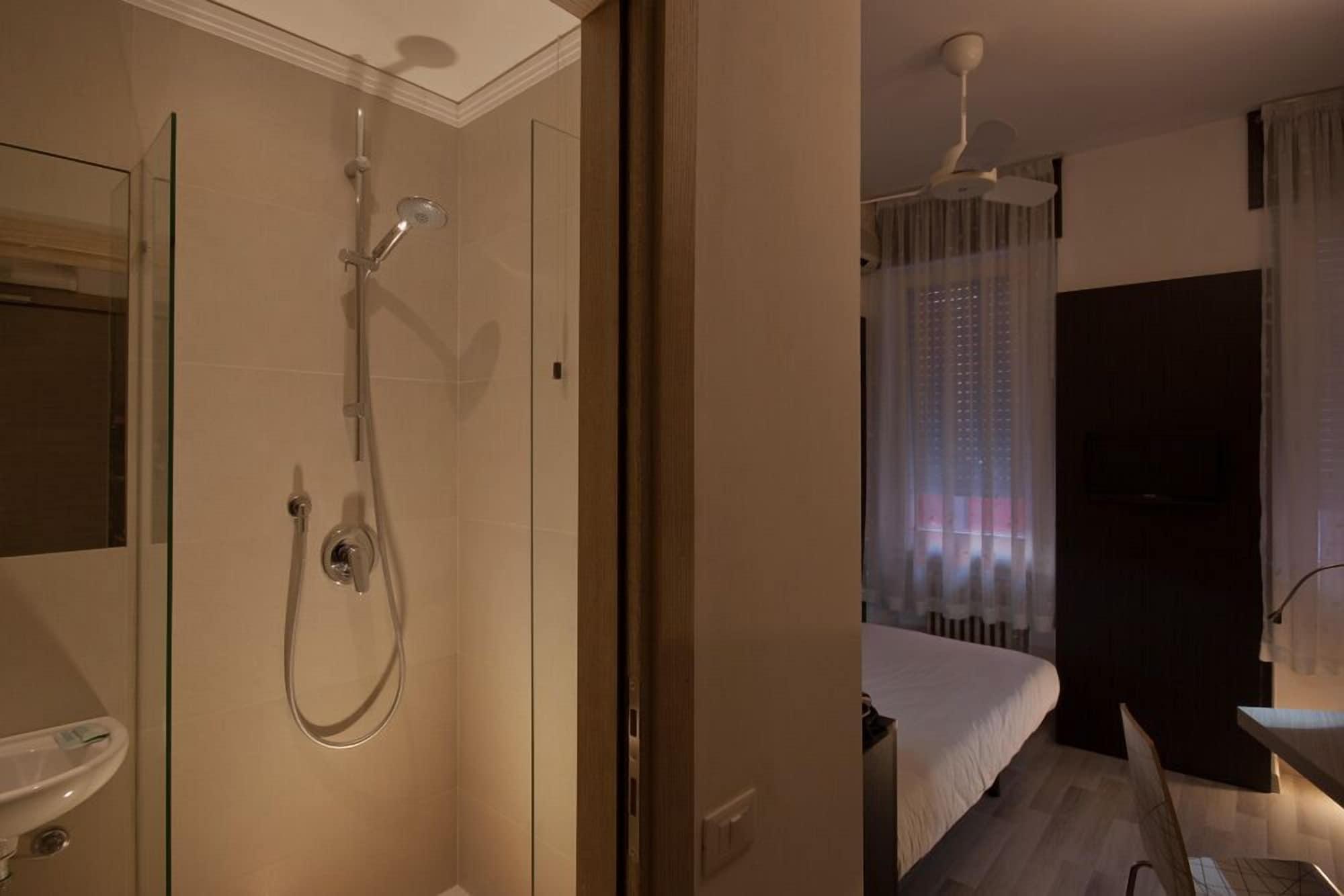 Genius Hotel Downtown Milan Bagian luar foto
